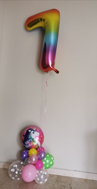 Composizione palloncini a pois con unicorno