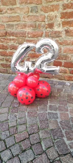 Composizione palloncini compleanno 42 anni donna