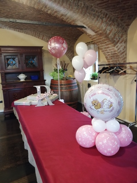 Composizioni di pallonci per festa di battesimo rosa