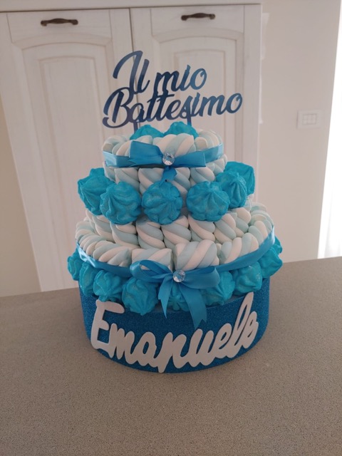 Torta di marshmallow per battesimo bambino