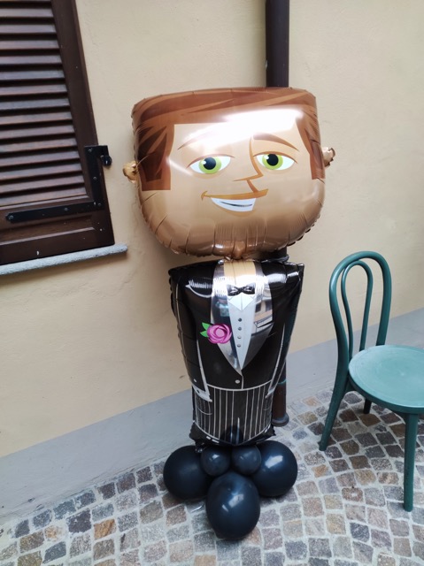 Totem palloncini sposo matrimonio